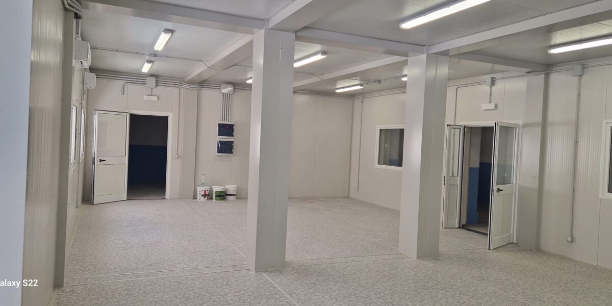 interno-box-prefabbricati-modulari Interno di box prefabbricati modulari collegati in un unico ambiente